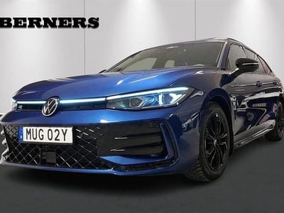 Blå Begagnad 2025 VW Passat Style Kombi | 459 900 kr (Marknadspris)