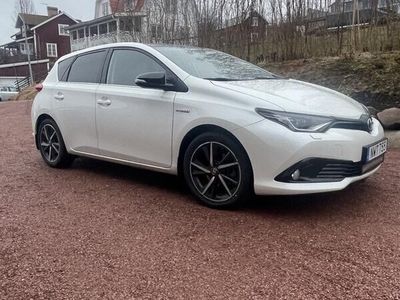 begagnad Toyota Auris Hybrid e-CVT Comfort Euro 6