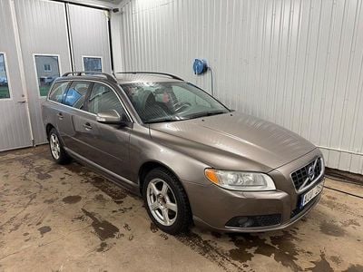 Grå Begagnad 2009 Volvo V70 Momentum Kombi | 57 000 kr (Marknadspris)