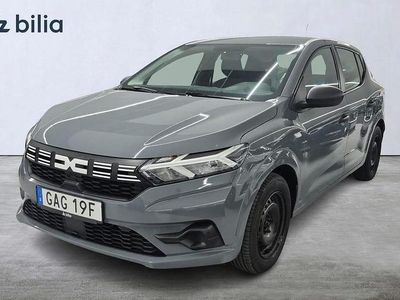 Grå Begagnad 2023 Dacia Sandero Essentiel Halvkombi | 135 000 kr (Marknadspris)