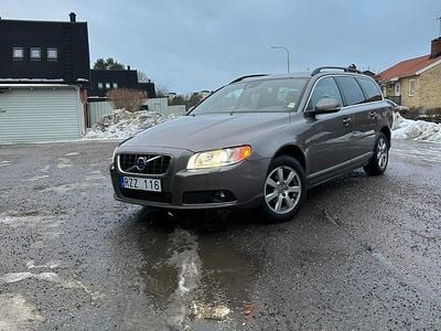 Begagnad Volvo V70 Momentum 180 HK (132 kW) 2012 Kombi