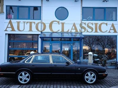 Begagnad Jaguar XJR R 363 HK (266 kW) 1999 Svart Sedan
