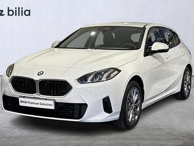 Vit Begagnad 2026 BMW 120 Halvkombi | 339 900 kr