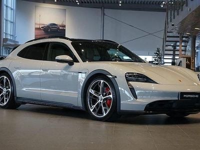 Ljusgrå Begagnad 2022 Porsche Taycan Cross Turismo Kombi | 739 000 kr (Dyr)