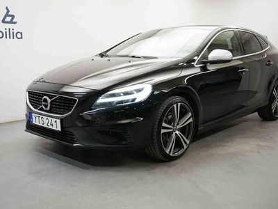 Begagnad Volvo V40 2018 Svart Halvkombi