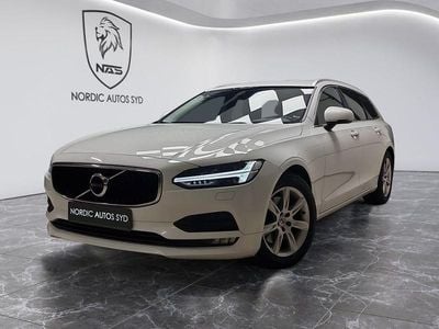 Vit Begagnad 2017 Volvo V90 Momentum Kombi | 169 900 kr (Marknadspris)