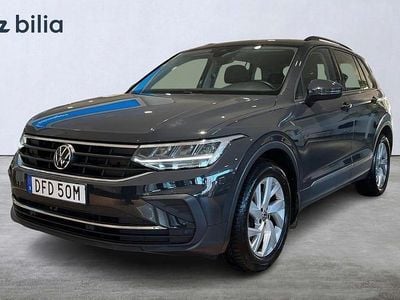 Grå Begagnad 2022 VW Tiguan SUV | 299 500 kr (Marknadspris)
