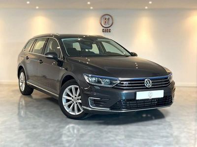 Grå Begagnad 2018 VW Passat GTE Kombi | 139 900 kr (Marknadspris)