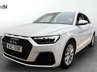 Vit Begagnad 2022 Audi A1 Sportback Proline Halvkombi | 219 000 kr (Marknadspris)