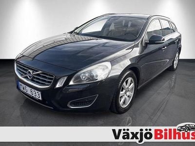 Grå Begagnad 2012 Volvo V60 Momentum Kombi | 69 900 kr (Marknadspris)