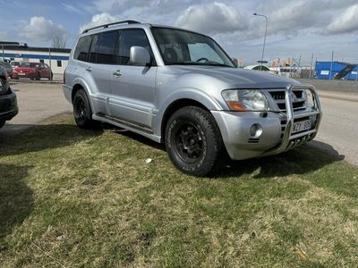 begagnad Mitsubishi Pajero 3.5 V6 4WD TipTronic 7-sits