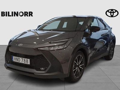 Grå Begagnad 2023 Toyota C-HR Style SUV | 329 900 kr (Lite dyr)