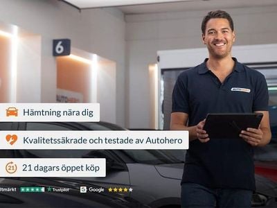 Vit Begagnad 2016 Volvo V40 CC Momentum Kombi | 193 000 kr (Marknadspris)