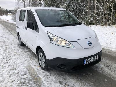 begagnad Nissan e-NV200 5 år Nybilsgaranti 40 kWh GPS Backkamera