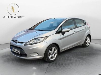 Begagnad Ford Fiesta Trend 82 HK (60 kW) 2009 Grå Halvkombi