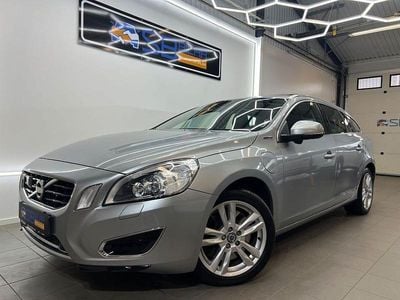 Begagnad Volvo V60 283 HK (208 kW) 2013 Silver Kombi