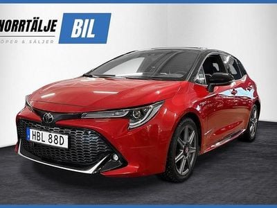 Röd Begagnad 2021 Toyota Corolla Hybrid Sport Halvkombi | 214 900 kr (Lite dyr)