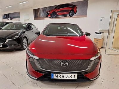 Röd Ny 2025 Mazda 6e Takumi-Line Halvkombi | 511 000 kr (Dyr)