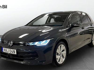 Dolphin grey metallic Begagnad 2025 VW Golf VIII Halvkombi | 319 900 kr (Marknadspris)