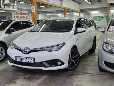 Vit Begagnad 2017 Toyota Auris Touring Sports Comfort Kombi | 139 999 kr (Marknadspris)