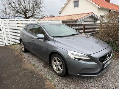 Begagnad 2017 Volvo V40 Halvkombi | 139 000 kr (Lite dyr)