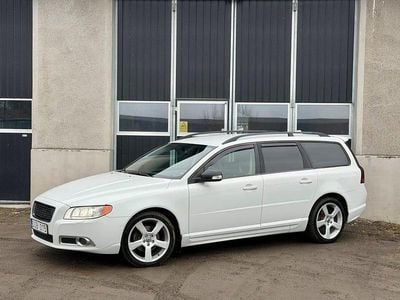 Begagnad Volvo V70 R-Design 163 HK (119 kW) 2010 Vit Kombi