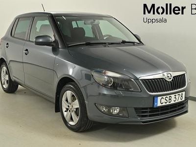 Mörkgrå (metal grey metallic) Begagnad 2015 Skoda Fabia Ambition Halvkombi | 89 000 kr (Marknadspris)