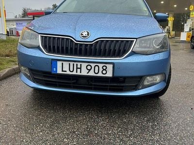 Ljus blå Begagnad 2015 Skoda Fabia Kombi | 99 900 kr (Bra pris)