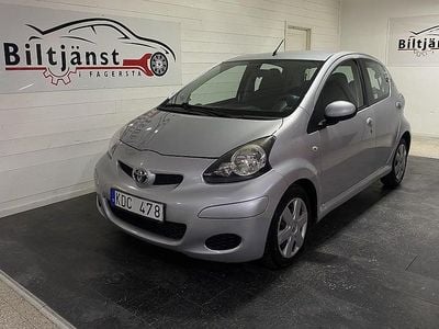 Silver Begagnad 2009 Toyota Aygo Halvkombi | 29 900 kr (Marknadspris)