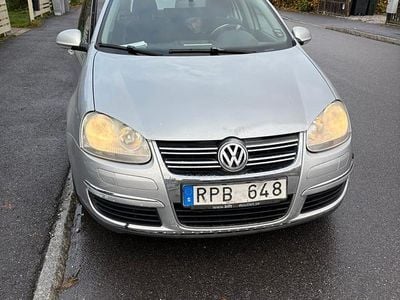 Begagnad 2009 VW Golf V Kombi | 17 999 kr (Bra pris)