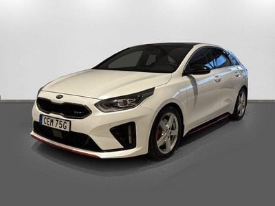 Vit Begagnad 2020 Kia ProCeed GT GT Halvkombi | 209 900 kr (Marknadspris)