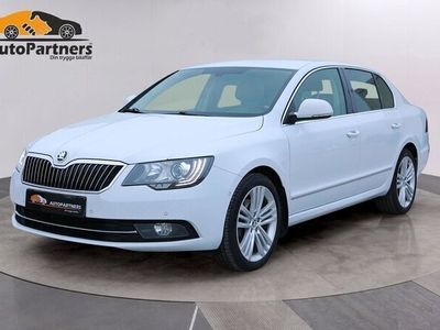 begagnad Skoda Superb 2.0 TDI 4x4 DSG fj.Dvärm Drag NAVI Alcantara 0%