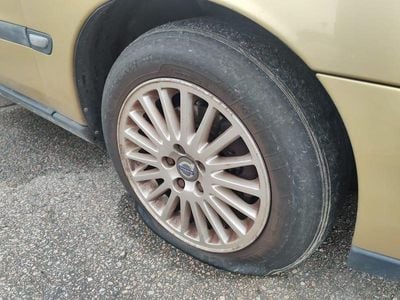 Begagnad 2001 Volvo S60 Sedan | 15 000 kr (Lite dyr)