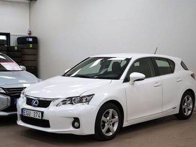 Begagnad Lexus CT200h 136 HK (100 kW) 2011 Vitmetallic Halvkombi