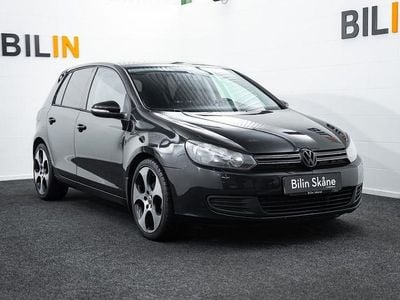 Svart Begagnad 2012 VW Golf VII | 59 900 kr (Marknadspris)
