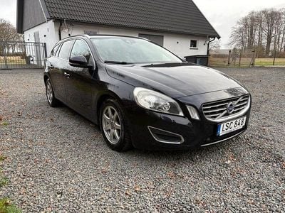 Svart Begagnad 2012 Volvo V60 Summum Kombi | 69 900 kr