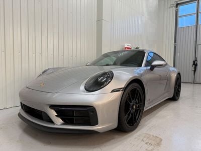 Porsche 911 Carrera 4 GTS