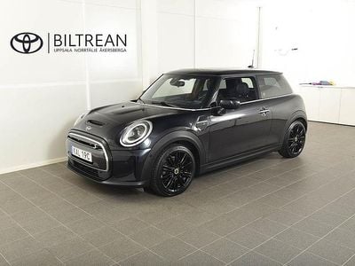Svart Begagnad 2022 Mini Cooper SE Halvkombi | 208 900 kr (Marknadspris)