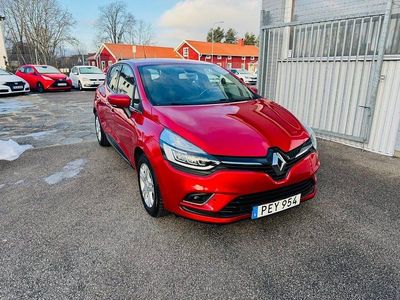 Begagnad Renault Clio IV 118 HK (86 kW) 2018 Röd Halvkombi