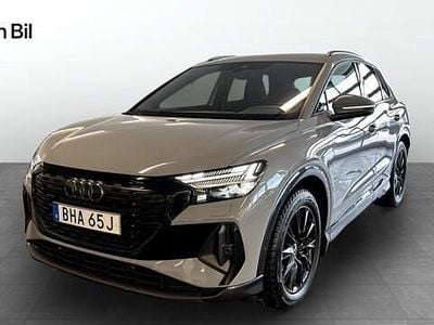 Begagnad Audi Q4 e-tron Comfort 219 kW (299 HK) 2023 Grå SUV