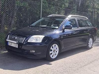 Begagnad Toyota Avensis 147 HK (108 kW) 2006 Kombi