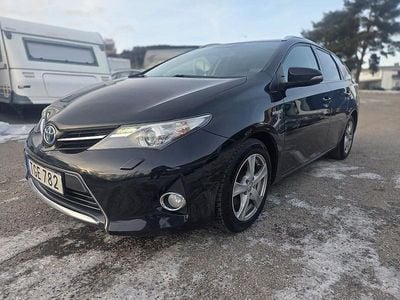 Svart Begagnad 2015 Toyota Auris Touring Sports Edition Kombi | 87 000 kr (Marknadspris)