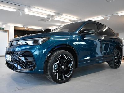 Blå Begagnad 2024 VW Tiguan R-line SUV | 662 400 kr
