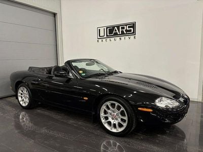 Begagnad Jaguar XKR 363 HK (266 kW) 2000 Svart Cab