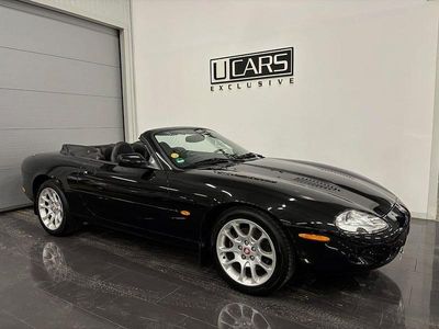 Svart Begagnad 2000 Jaguar XKR Cab | 299 900 kr