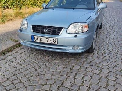 Begagnad Hyundai Accent 105 HK (77 kW) 2004 Halvkombi