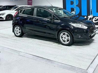 Svart Begagnad 2016 Ford Fiesta Titanium Halvkombi | 109 000 kr (Marknadspris)