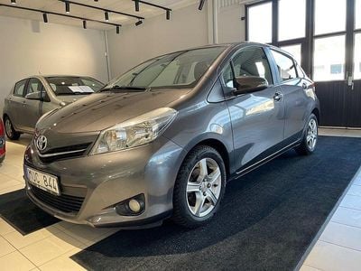 Begagnad Toyota Yaris Active 99 HK (72 kW) 2012 Grå Halvkombi