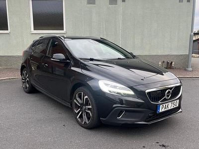 Begagnad Volvo V40 CC 190 HK (139 kW) 2017 Svart Kombi