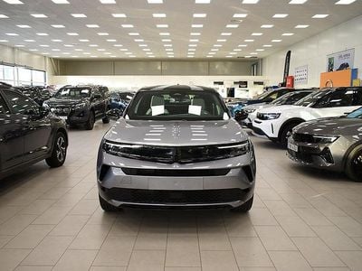 Grå Ny 2025 Opel Mokka SUV | 339 900 kr (Marknadspris)